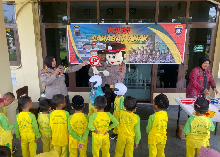 Berkujung ke Polres Brebes, Kasat Binmas Ajak Anak Usia Dini Untuk Tertib Berlalulintas