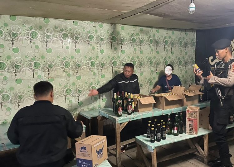 Razia Penyakit Masyarakat, Ratusan Botol Miras Diamankan Sat Samapta Polres Brebes 1 Razia Penyakit Masyarakat, Ratusan Botol Miras Diamankan Sat Samapta Polres Brebes