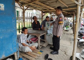Jaga Kamtibmas, Patroli Polsek Ketanggungan Sambangi Warga Berikan Pesan Kamtibmas