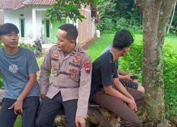 CEGAH KENAKALAN REMAJA, KANIT BINMAS POLSEK PAGUYANGAN BERIKAN IMBAUAN KAMTIBMAS KEPADA REMAJA