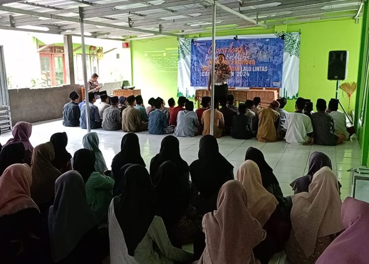 Ops Keselamatan Candi 2024, Satlantas Polres Brebes Gelar di Pondok pesantren As Sodikin 1 Ops Keselamatan Candi 2024, Satlantas Polres Brebes Gelar di Pondok pesantren As Sodikin