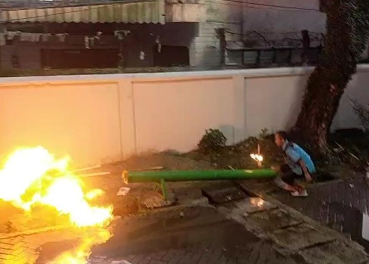 Tradisi Unik Ledakan Meriam di Masjid Agung Al-Araaf Rangkasbitung – Warga Berita