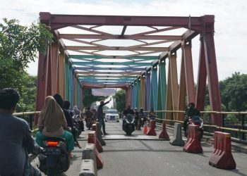 Jembatan Kali Baru Cisadane Rusak, Warga Minta Dicarikan Solusinya – Warga Berita