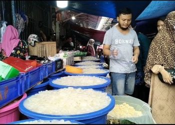 Banjir Pesanan, Omzet Pedagang Kolang-kaling di Pasar Rangkasbitung Meningkat – Warga Berita
