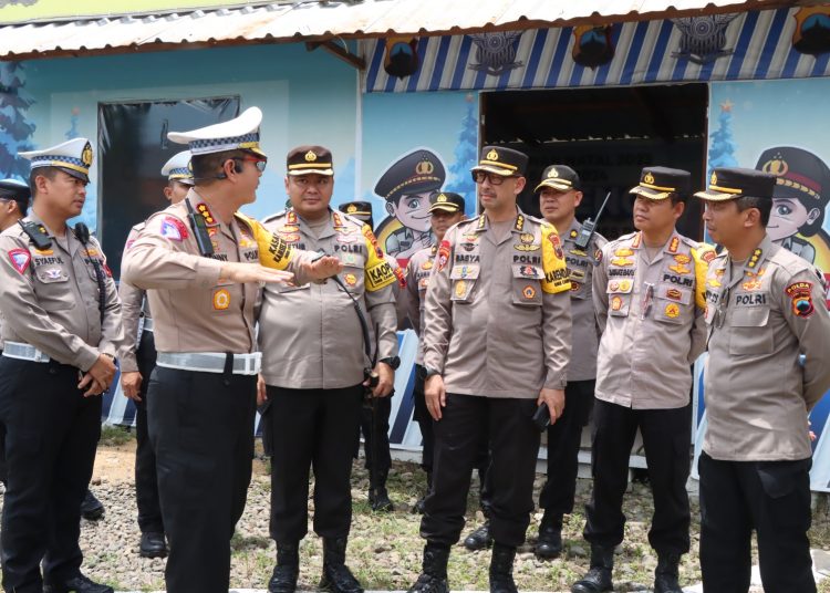Karo Ops dan Dirlantas Polda Jateng Cek Jalur Mudik di Brebes 1 Karo Ops dan Dirlantas Polda Jateng Cek Jalur Mudik di Brebes