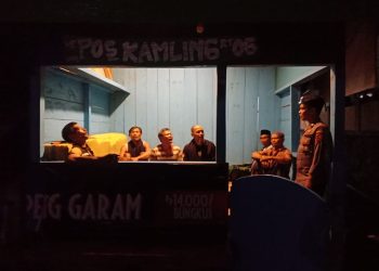Sambang di Pos Kamling, Ini Pesan Briptu Hakim di Bulan Suci Ramadhan
