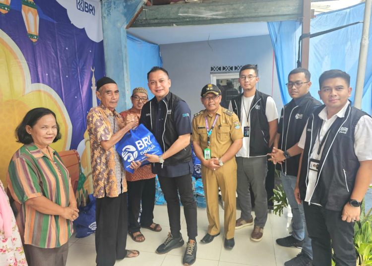 BRI BSD Salurkan 1.000 Paket Sembako kepada Warga Binong – Warga Berita