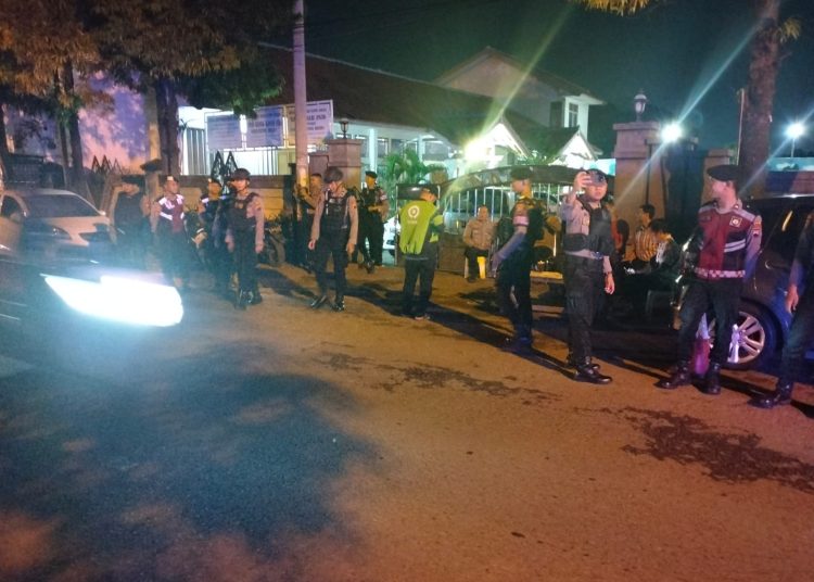 Puluhan Personil Polisi Amankan Malam Jum’at Agung dan Paskah di Brebes 1 Puluhan Personil Polisi Amankan Malam Jum’at Agung dan Paskah di Brebes