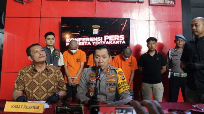 3 Pembobol ATM di Yogyakarta Dibekuk Petugas Polresta Yogyakarta » Warga Berita 1 3 Pembobol ATM di Yogyakarta Dibekuk Petugas Polresta Yogyakarta » Warga Berita