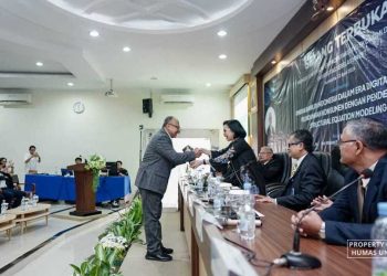 Deputi Komisioner Advisor Senior Direktorat Operasional SDM OJK Raih Gelar Doktor dari UNS – Universitas Sebelas Maret 6 Deputi Komisioner Advisor Senior Direktorat Operasional SDM OJK Raih Gelar Doktor dari UNS – Universitas Sebelas Maret