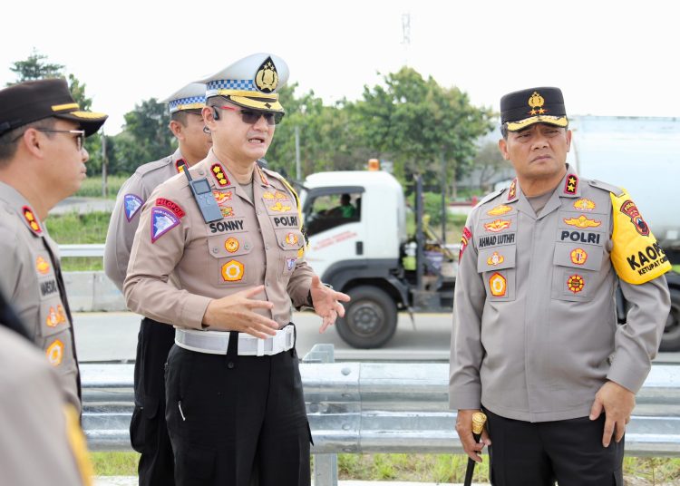 Kapolda Jateng Cek Kesiapan Tol Fungsional Solo-Jogja, Ini Batas Kecepatan di Tol Fungsional 1 Kapolda Jateng Cek Kesiapan Tol Fungsional Solo-Jogja, Ini Batas Kecepatan di Tol Fungsional