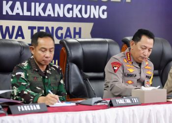 Kapolri Tinjau Kesiapan Polda Jateng Hadapi Arus Mudik di GT Kalikangkung