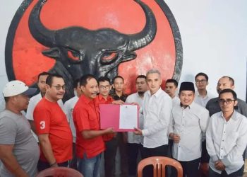 Daftar Calon Bupati Lebak, Hasbi Jayabaya Ambil Formulir di PDI Perjuangan – Warga Berita