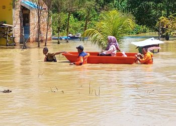 Banjir Bululondong Kecamatan Lamasi Luwu Dipicu Hujan 10 Jam hingga Tanggul Sungai Jebol » Warga Berita