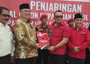 Ketua Kadin Ambil Formulir Pendaftaran di PDI Perjuangan – Warga Berita