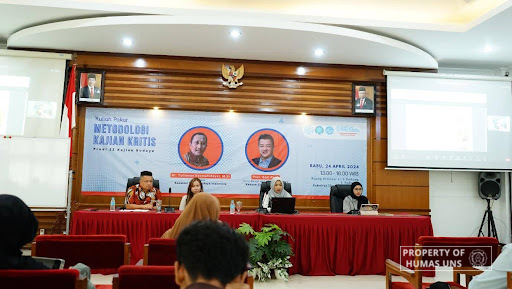 Prodi S-3 Kajian Budaya FIB UNS Gelar Kuliah Pakar Metodologi Kajian Kritis – Universitas Sebelas Maret 1 Prodi S-3 Kajian Budaya FIB UNS Gelar Kuliah Pakar Metodologi Kajian Kritis – Universitas Sebelas Maret