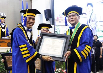 Gubes FK UNDIP Bicara Malnutrisi pada Orasi Purna Adi Cendekia