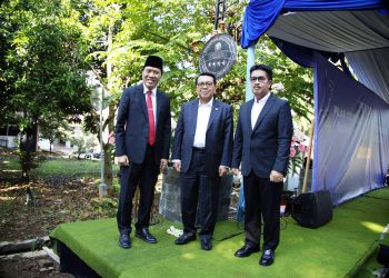 Rektor UNDIP Resmikan Pilar Cendekia Profesor Kehormatan Dr. H. Yulius, S.H., M.H.