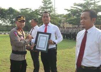 Sukses Ungkap Pembunuhan Pedagang Madu di Tanara, Personel Reskrim Polres Serang Dapat Penghargaan – Warga Berita
