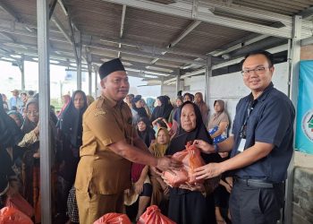 Ratusan Warga Desa Cijeruk Antusias Terima Bantuan Sembako dari PT Infiniti Triniti Jaya – Warga Berita