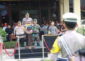 Pj Bupati, Dandim dan Kapolres Brebes Pimpin Upacara Gelar Pasukan Ketupat Candi 2024