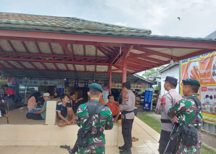 Petugas Gabungan Pospam KM 252, Imbau Pemudik Gunakan Waktu Di Rest  Area Sebaik Mungkin