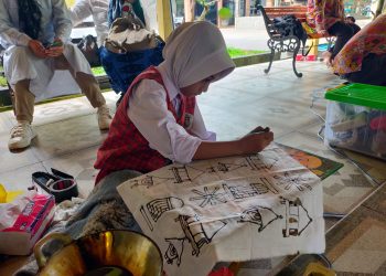 Lestarikan Batik Sejak Dini, Siswa SD di Lebak Ikuti Lomba Membatik – Warga Berita 7 Lestarikan Batik Sejak Dini, Siswa SD di Lebak Ikuti Lomba Membatik – Warga Berita