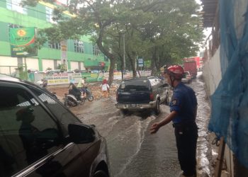 Diguyur Hujan, Flyover Taman Cibodas Tergenang – Warga Berita