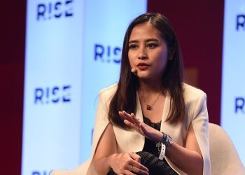 Prilly Pilih Busana Warna Nude untuk Rayakan Idul Fitri 2024
