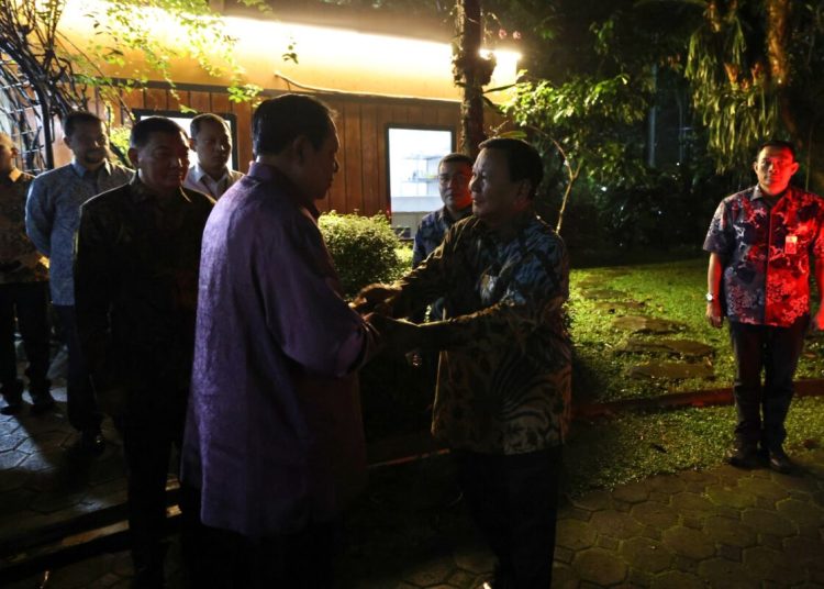 Silaturahmi Lebaran ke SBY di Cikeas, Prabowo: Datang ke Senior