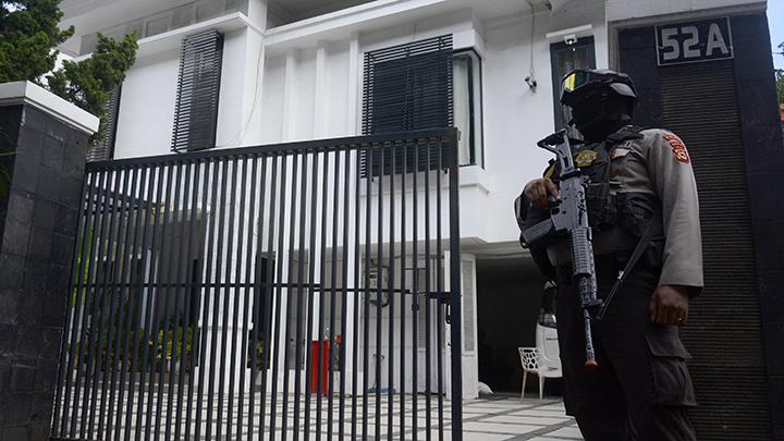 Setelah Sita 1 Rumah Syahrul Yasin Limpo, Giliran KPK Geledah Rumah Adiknya di Makassar » Warga Berita 1 Setelah Sita 1 Rumah Syahrul Yasin Limpo, Giliran KPK Geledah Rumah Adiknya di Makassar » Warga Berita