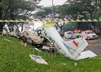 Pesawat Jatuh di Kawasan BSD, Serpong, 3 Korban Tewas » Warga Berita