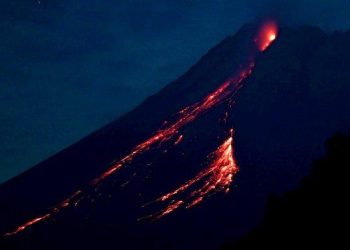 Merapi Alami Rentetan Gempa Tremor, Dinas Pariwisata Sleman Imbau Wisatawan Waspada » Warga Berita