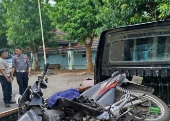 Sama-sama Berupaya Mendahului Truk di Jalan Wonosari-Jogja, Motor dan Mobil Bertabrakan, Ini Akibatnya » Warga Berita
