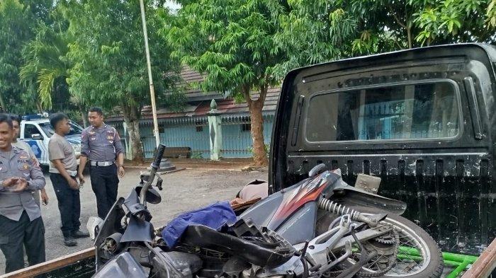 Sama-sama Berupaya Mendahului Truk di Jalan Wonosari-Jogja, Motor dan Mobil Bertabrakan, Ini Akibatnya » Warga Berita 1 Sama-sama Berupaya Mendahului Truk di Jalan Wonosari-Jogja, Motor dan Mobil Bertabrakan, Ini Akibatnya » Warga Berita
