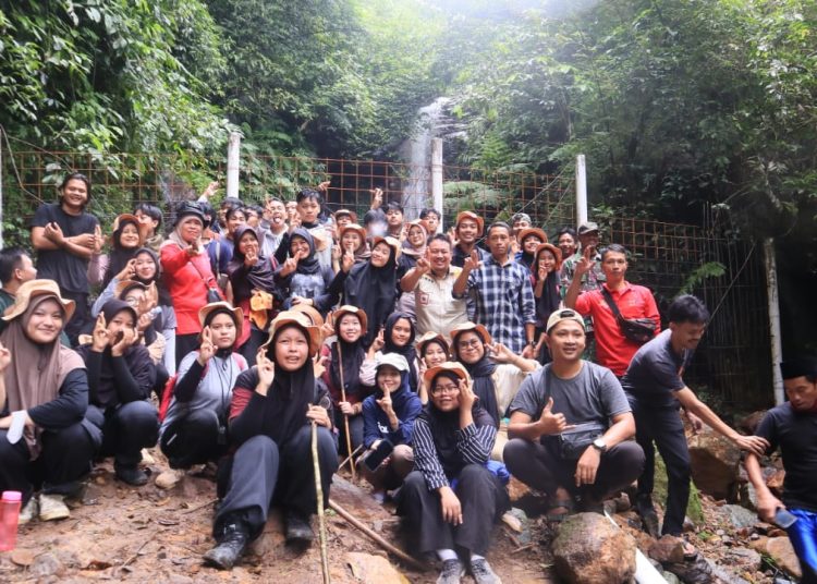 Kenali Kekayaan Alam Pandeglang, Mahasiswa Biologi UIN SMHB Gelar Kuliah Lapangan Ekologi di Gunung Pulosari – Warga Berita