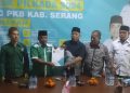 Didampingi Keluarga, Abah Otong Kembalikan Formulir Pendaftaran ke PKB Kabupaten Serang – Warga Berita 10 Didampingi Keluarga, Abah Otong Kembalikan Formulir Pendaftaran ke PKB Kabupaten Serang – Warga Berita
