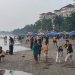 Meski Libur Panjang, Kunjungan di Pantai Anyer Tak Begitu Ramai – Warga Berita