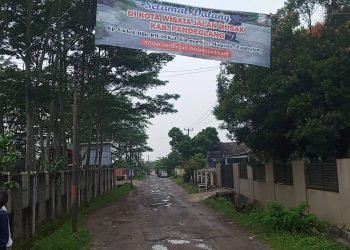 Selamat Datang di Kota Wisata Jalan Rusak Pandeglang – Warga Berita