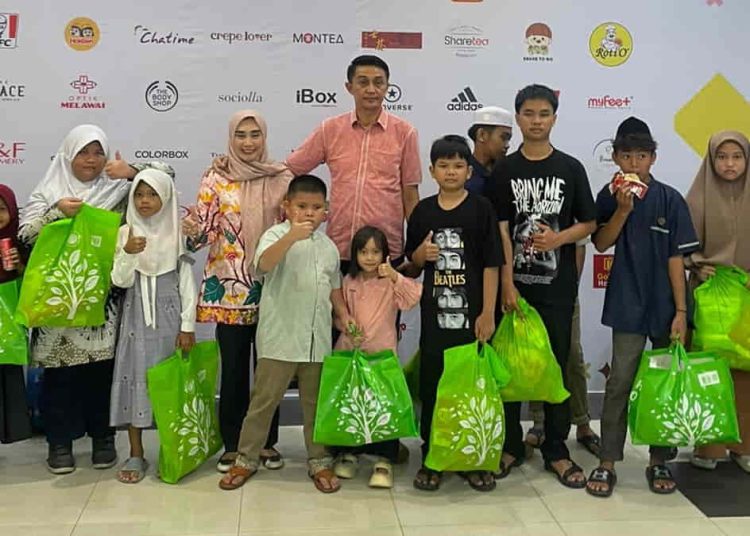 Momen Bachyuni Deliansyah Ajak Anak Yatim Belanja ke Mall di Jambi, Bikin Terharu 1 Momen Bachyuni Deliansyah Ajak Anak Yatim Belanja ke Mall di Jambi, Bikin Terharu