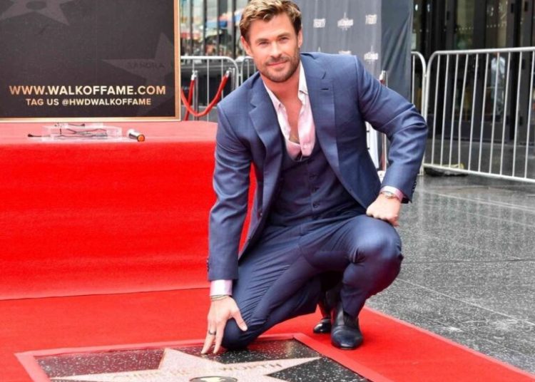 Chris Hemsworth Terima Hollywood Walk of Fame ke-2.781