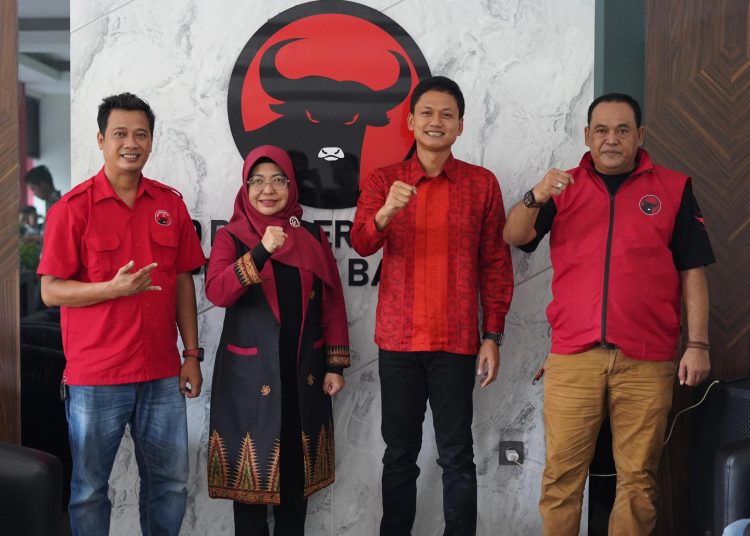 Maju di Pilkada Pandeglang, Dewi-Iing Jemput Restu Megawati di Markas Banteng – Warga Berita