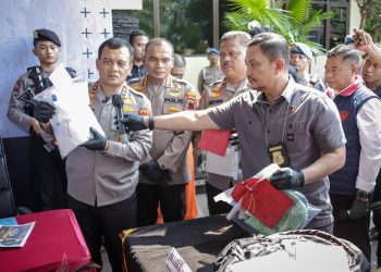 Irjen Pol Ahmad Luthfi; Pimpin Conference Pers ungkap Jaringan Narkoba Antar Propinsi
