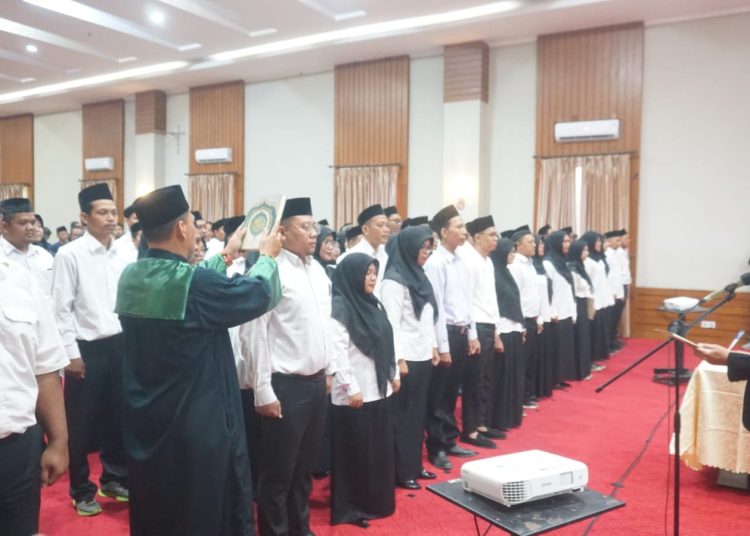 81 Panitia Pemungutan Suara Kota Pekalongan Dilantik