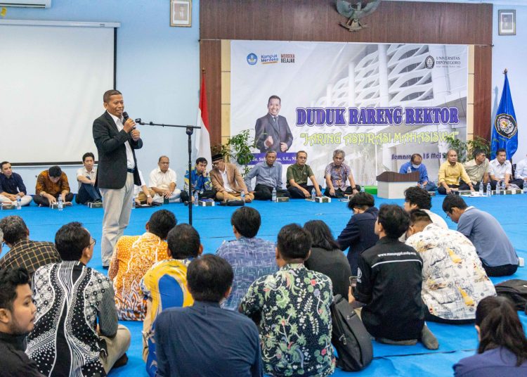 Rektor UNDIP Berbincang Akrab dengan Mahasiswa 1 Rektor UNDIP Berbincang Akrab dengan Mahasiswa
