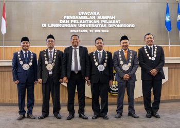 Lantik Pejabat Baru, Rektor UNDIP Berpesan untuk Bekerja dengan Passion dan Bahagia