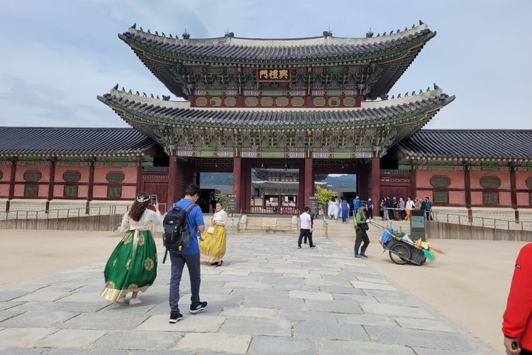 Tur Malam di Istana Gyeongbok Dibuka Lagi 1 Tur Malam di Istana Gyeongbok Dibuka Lagi