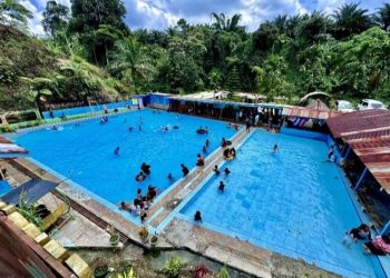 Libur Akhir Pekan, Kolam Renang Tirta Sekar Ramai Pengunjung