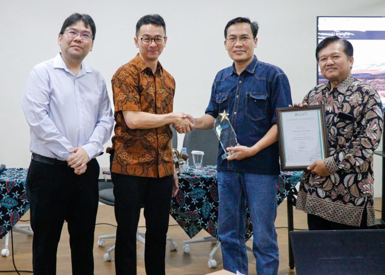 UNDIP Terima Penghargaan Emeralds Usage Award 2024