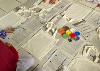 Tingkatkan Kreativitas, Tim MBKM UNS di Desa Melikan, Klaten Ajak Melalui Siswa Workshop Melukis Totebag – Universitas Sebelas Maret